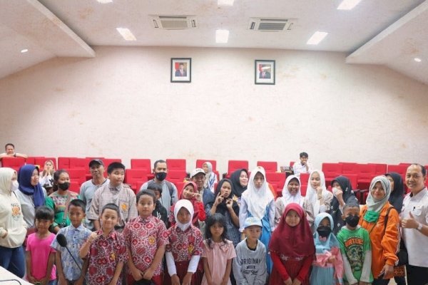 Bersama Bank Sulselbar, Sekretaris Bappeda Serahkan Bantuan untuk ATS di Makassar