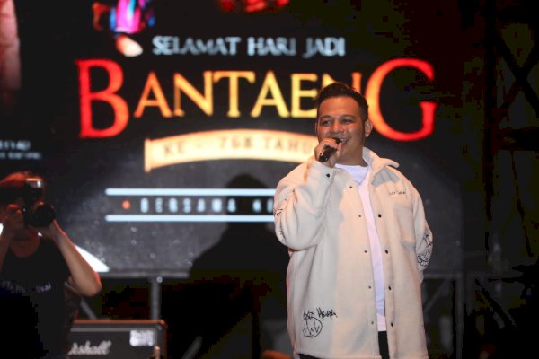 Konser di Bantaeng, Mario G Klau: Romantisme untuk Kita Semua