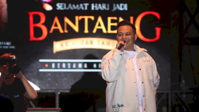 Konser di Bantaeng, Mario G Klau: Romantisme untuk Kita Semua