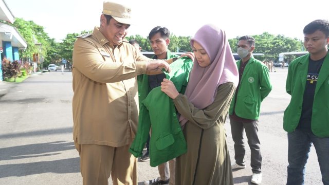 Lepas Puluhan Mahasiswa STAI DDI Maros Ikuti Turnamen Forsa di IAIN Bone, Bupati Chaidir Syam: Teruslah Berjuang