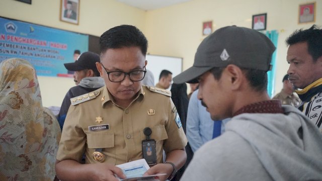 Dua Kecamatan di Bantaeng Kembali Tersentuh Bantuan Modal Usaha Berbasis Dusun