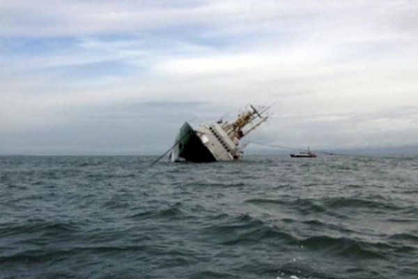 Kapal Penumpang Tenggelam di Kepulauan Seribu