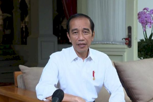 Enggan Tanggapi soal Reshuffle, Jokowi Hanya Tersenyum