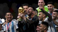 Messi: Lihat Piala Ini, Indah Bukan? Sekarang Saatnya Pesta