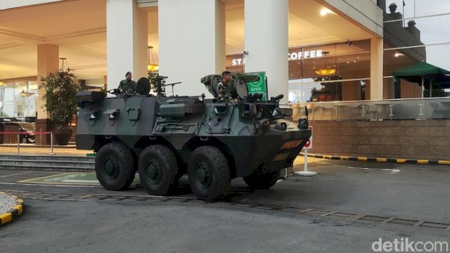 Mobil Tempur TNI Siaga di Lokasi Pernikahan Kaesang Pangarep-Erina Gudono