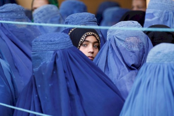 Taliban Larang Perempuan Afghanistan Kuliah