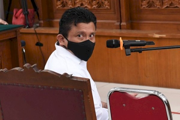 Ditanya Pengacara Siapa yang Urus Anak, Ferdy Sambo Menangis: Saya Gak Kuat