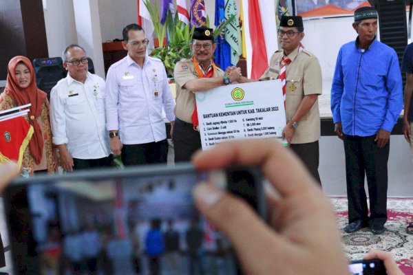 Dikunjungi Menteri Pertanian, Takalar dapat Bantuan Mesin dan Ribuan Bibit