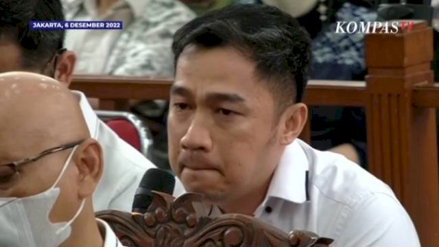 Arif Rachman Menangis saat Cerita Betapa Takut Dirinya pada Ferdy Sambo