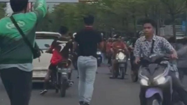 Dua Kelompok Pelajar di Makassar Saling Serang, Tapi Tak Pakai Sajam-Jalanan Macet