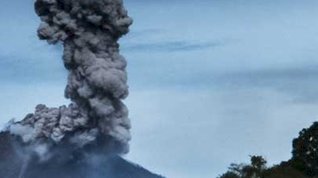 Gunung Marapi Sumbar Erupsi, Puluhan Orang Sedang Pendakian
