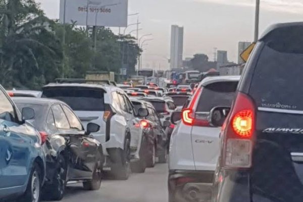 Waspada, Ada Kecelakaan di Tol Jakarta-Tangerang, Lalin Macet 6 Kilometer