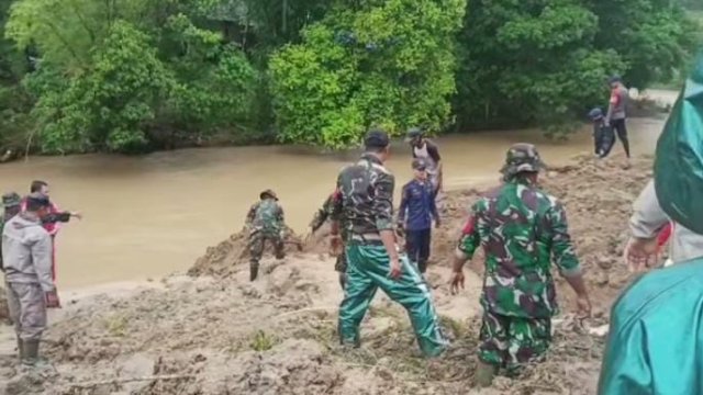 Resmi! Tim Sar Gabungan Hentikan Pencarian Korban Tanah Longsor di Jalan Poros Maros-Bone