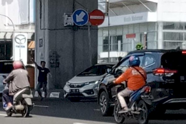 Bikin Macet, Pak Ogah Makin Menjamur di Kota Makassar