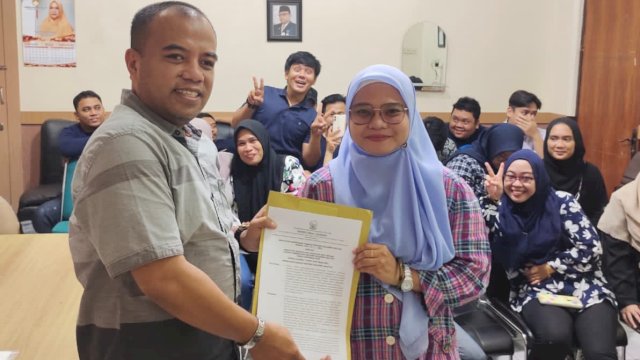 Terima SK, Pegawai non-ASN Diskominfo-SP Sulsel Diminta Lebih Berperan Aktif