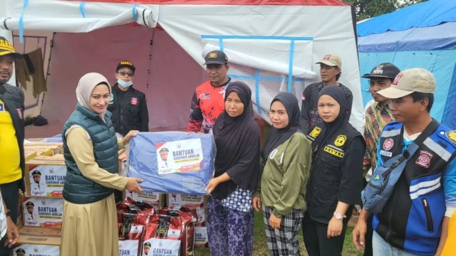Pemprov Sulsel Salurkan Bantuan Logistik Korban Banjir di Lutra