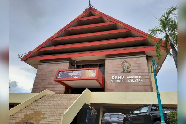 Sekretariat DPRD Sulsel Anggarkan Pengadaan Mobil Listrik untuk Pimpinan Dewan di 2023