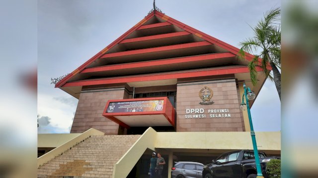 Sekretariat DPRD Sulsel Anggarkan Pengadaan Mobil Listrik untuk Pimpinan Dewan di 2023