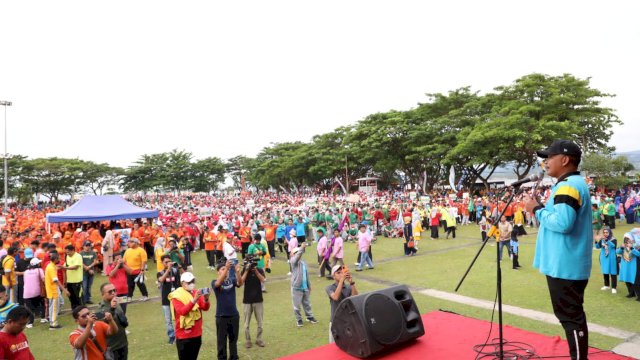 Meriah Jalan Sehat Moderasi, Legislator Senayan Sebut Bantaeng Memberi Kesejukan di Sulsel