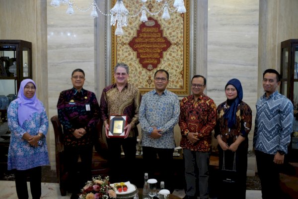 Jajaki Kembali Kerjasama, Executive Director For Global NIU Temui Danny Pomanto