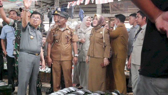 Wali Kota Judas Tinjau Harga di Pasar Tradisional Palopo