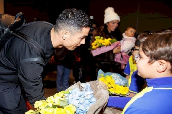 Cristiano Ronaldo Ungkap Alasan Gabung Al Nassr: Kenyang di Eropa, Saatnya Berbagi Pengalaman di Asia