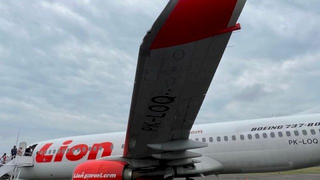 Tabrak Garbarata, 126 Penumpang Pesawat Lion Air Gagal Terbang