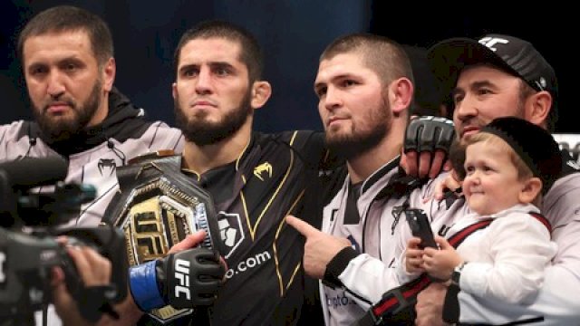 Usai Jadi Pelatih, Khabib Nurmagomedov Pensiun Sepenuhnya dari MMA