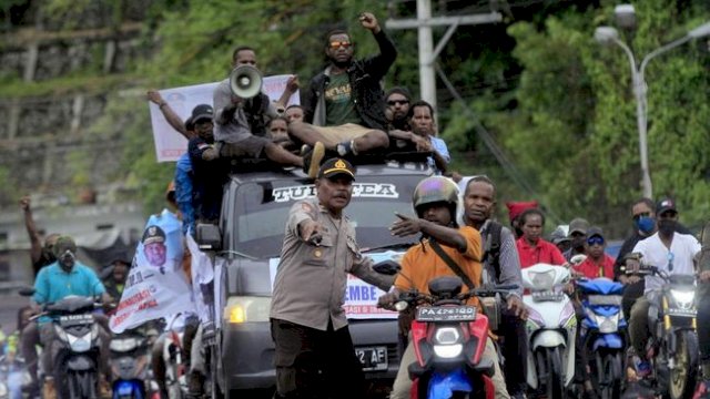 Ditangkap KPK, Massa Pendukung Lukas Enembe Serang Mako Brimob Kotaraja