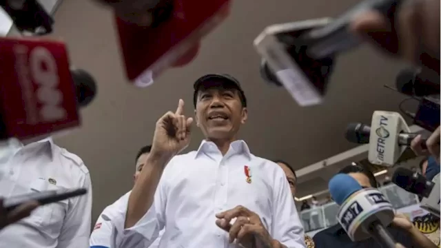 Soal Isu Reshuffle di Rabu Pon 1 Februari, Jokowi: Masa? Tunggu Saja