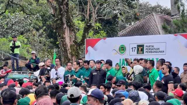 Jalan Sehat Harla Emas Ke-50 PPP Dihadiri Langsung Ketum Mardiono dan Menparekraf Sandiaga Uno