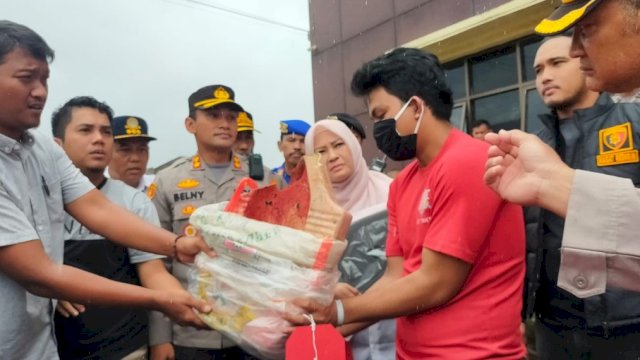 Keji! Pria Pandeglang Cekik-Bunuh Mantan Pacar Pakai Kloset hingga Pecah