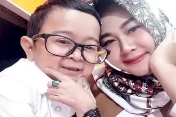 Ketahuan Selingkuh, Daus Mini Digugat Cerai Istri ke-3