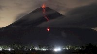 Waspada! Gunung Semeru Semburkan Lava Pijar Sejauh 1,5 Kilometer