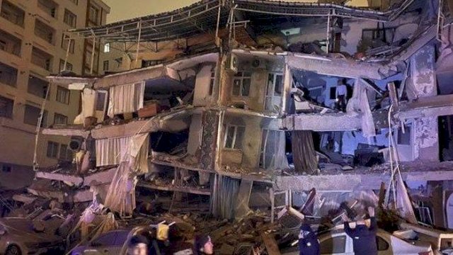 Mengerikan! Video Bangunan Apartemen di Turkiye Runtuh Kurang dari 10 Detik akibat Gempa M 7,8