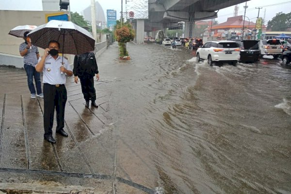 Hujan Deras, Kota Makassar Dikepung Banjir