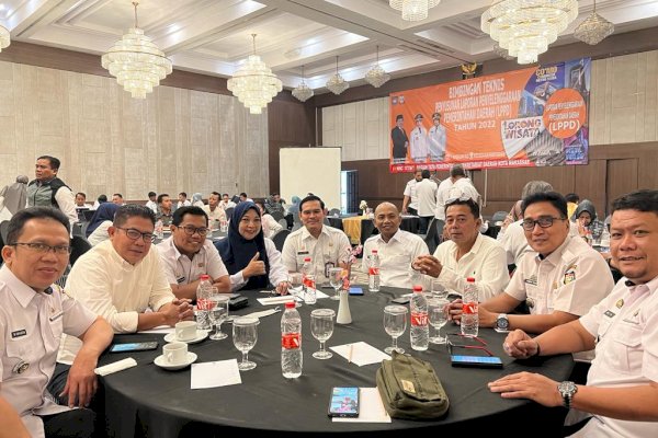 Ari Fadli Bersama Camat se-Kota Makassar Ikuti Bimtek Penyusunan LPPD 2022