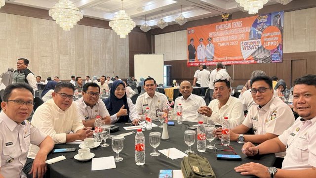 Ari Fadli Bersama Camat se-Kota Makassar Ikuti Bimtek Penyusunan LPPD 2022