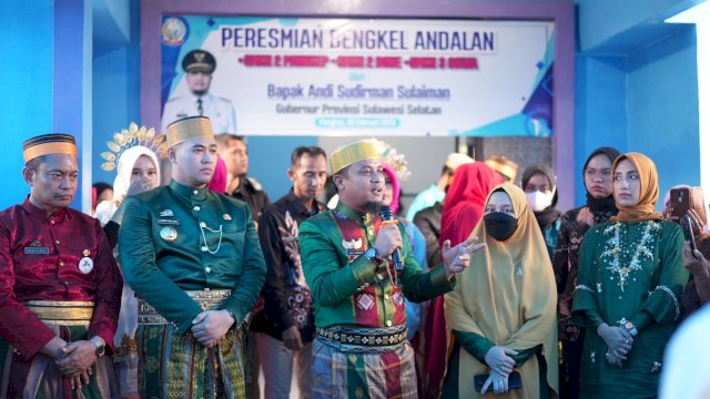 Gubernur Sulsel Resmikan Bengkel Andalan 3 Sekolah SMK di Pangkep