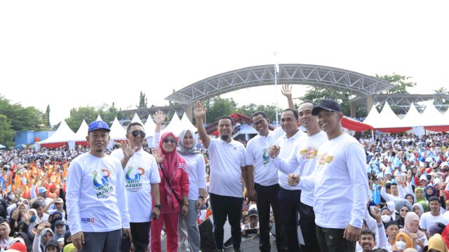 Pedagang Kaki Lima Panen Pembeli di Gerak Jalan Anti Mager Takalar