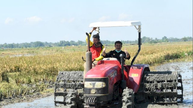 Untung! Senangnya Petani di Rembang Jateng, Berkat Alsintan dari Kementan Hasil Panennya Menggembirakan