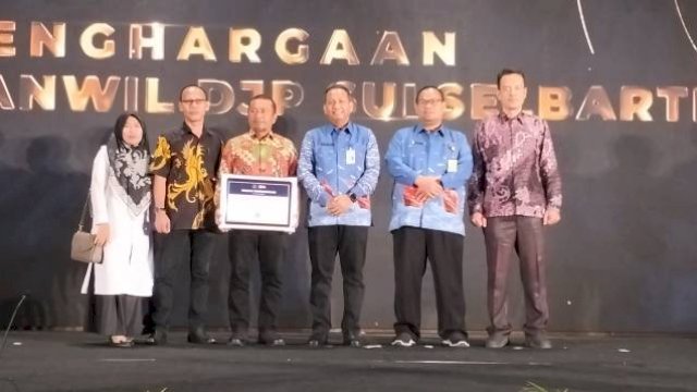 Bank Sulselbar Diganjar Penghargaan dari Kanwil DJP Sulselbartra