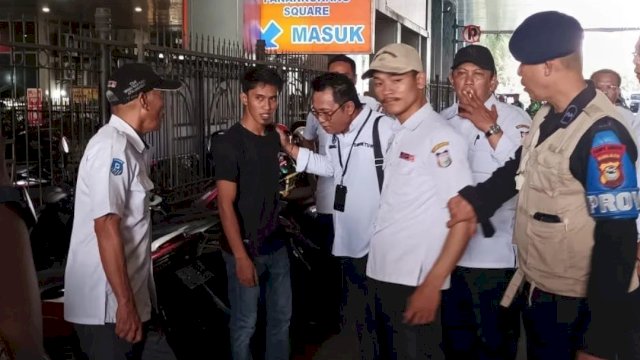 TRC Bersama Brimob Polda SulSel Lakukan Penertiban Jukir Liar di Terowongan Panakkukang Squere