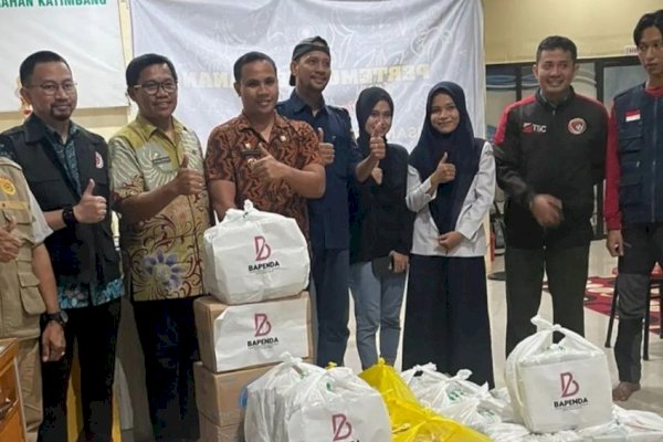 Bapenda Makassar Salurkan Bantuan untuk Masyarakat Terdampak Banjir di Kelurahan Katimbang