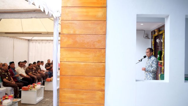 Bersama Kajati Sulsel, Danny Pomanto Resmikan Empat Unit Rumdis Asisten Kejati Sulsel