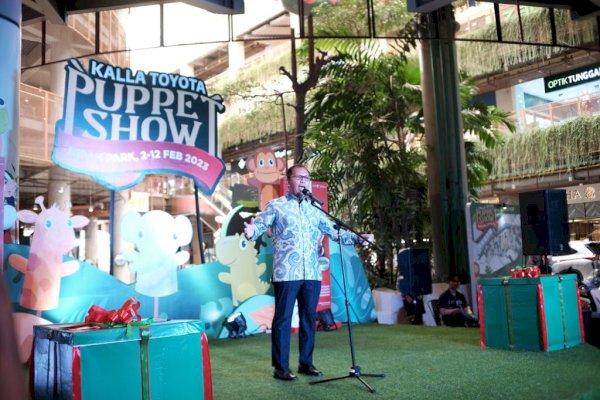 Gaungkan Makassar Kota Makan Enak di Puppet Show Kalla Toyota, Danny Pomanto: Kolaborasi Kemajuan Kota