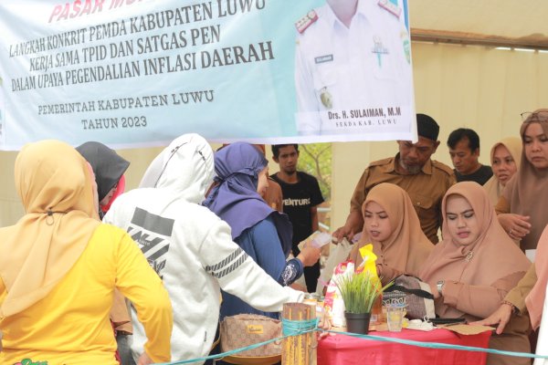 Stand Pasar Murah Pemkab Luwu Diserbu Pengunjung