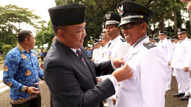 Hari Kesadaran Nasional, 15 Kepala Desa Terima Lencana Desa Mandiri