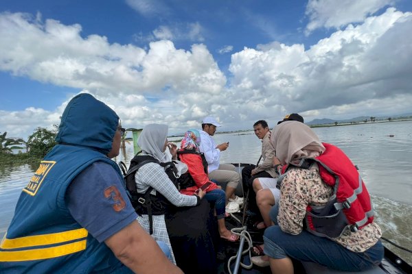 OPD Pemkot Ramai-ramai Beri Bantuan Perlengkapan Bayi di Kampung Romang Tangaya