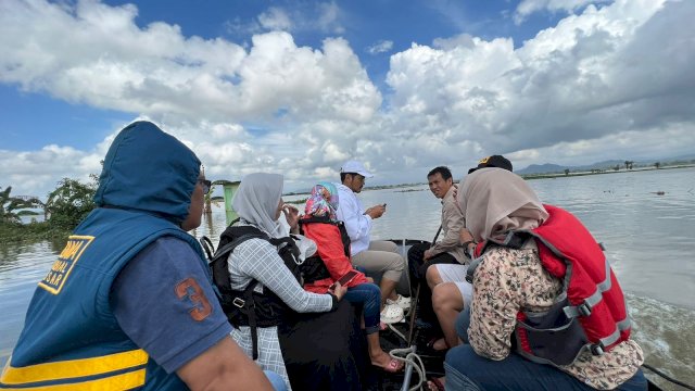 OPD Pemkot Ramai-ramai Beri Bantuan Perlengkapan Bayi di Kampung Romang Tangaya